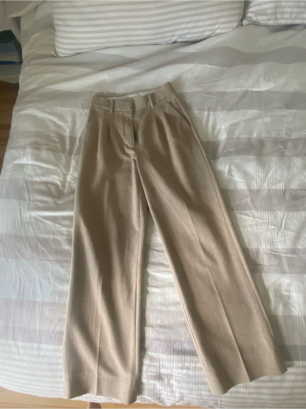 Wilfred Straight-Leg Trousers in Beige